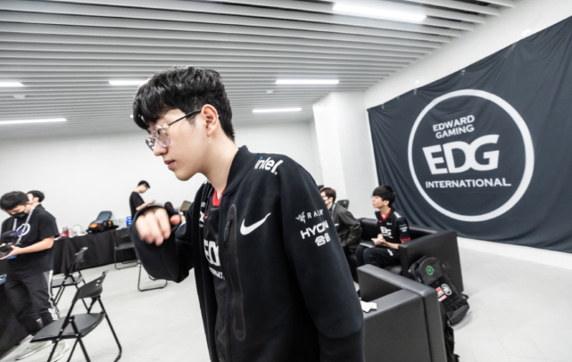 从雄鹿换来 从雄鹿换来